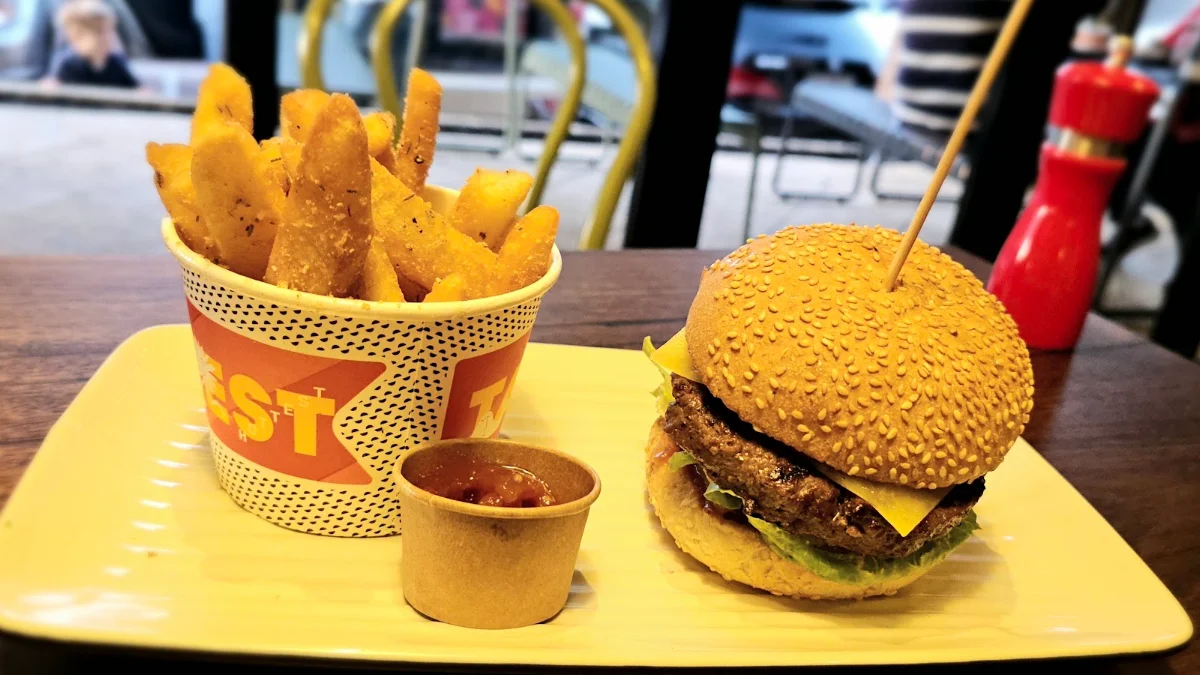 Crispy Bacon and Cheeseburger