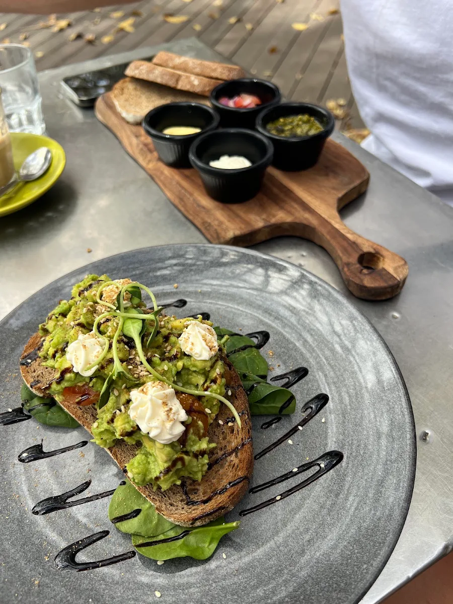 Smashed Avocado, Treehouse Airlie Beach