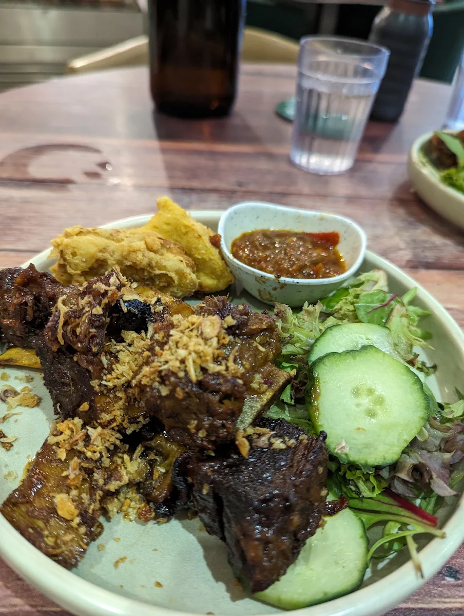 IGA Bakar, Ayam Penyet Ria