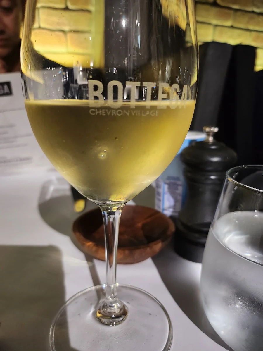 Wine, Bottega Chevron Village