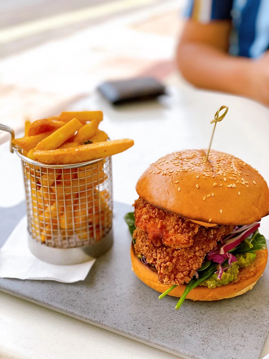 lLF Chicken Burger