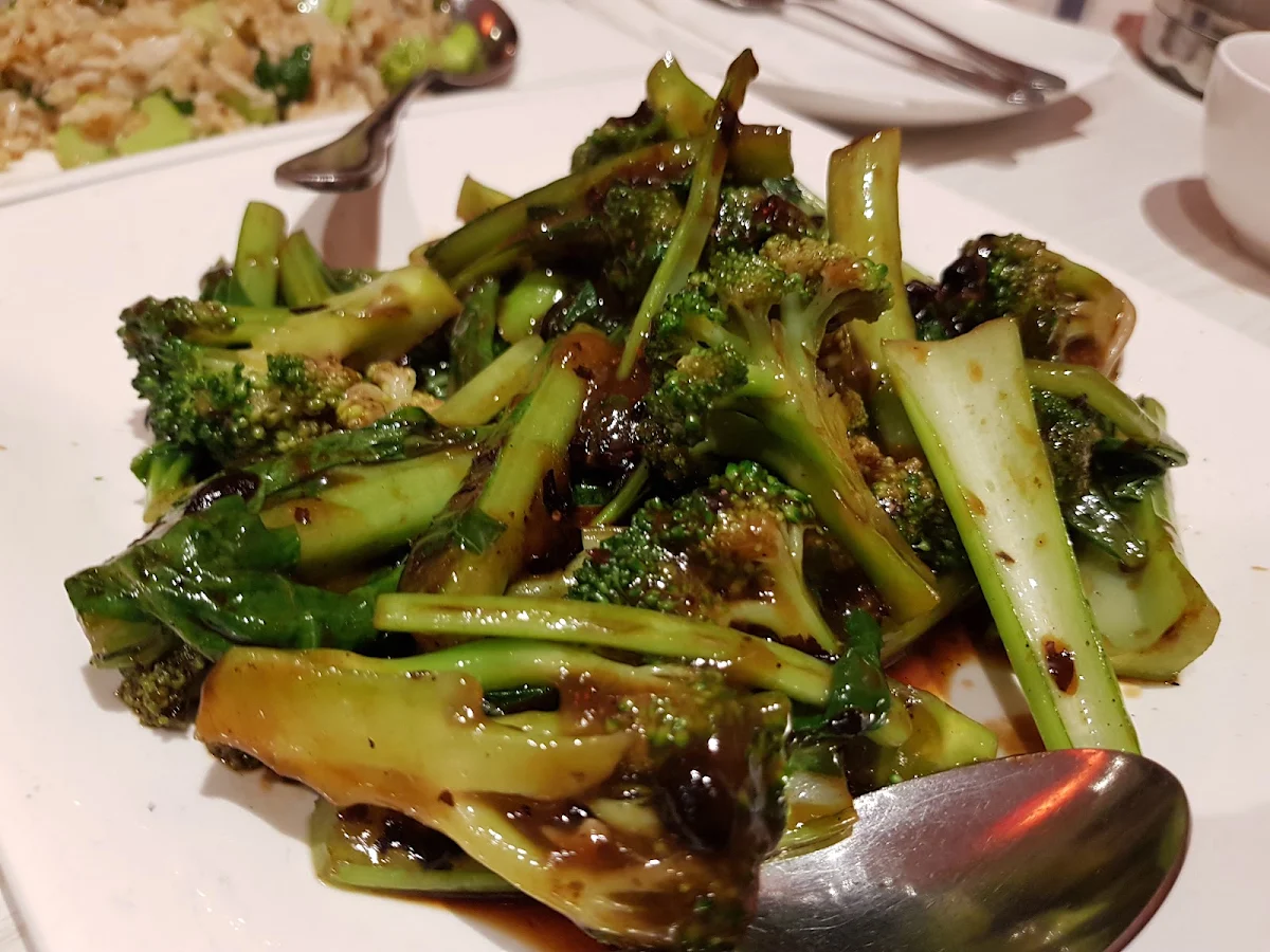 Steamed Chinese Broccoli with Oyster Sauce