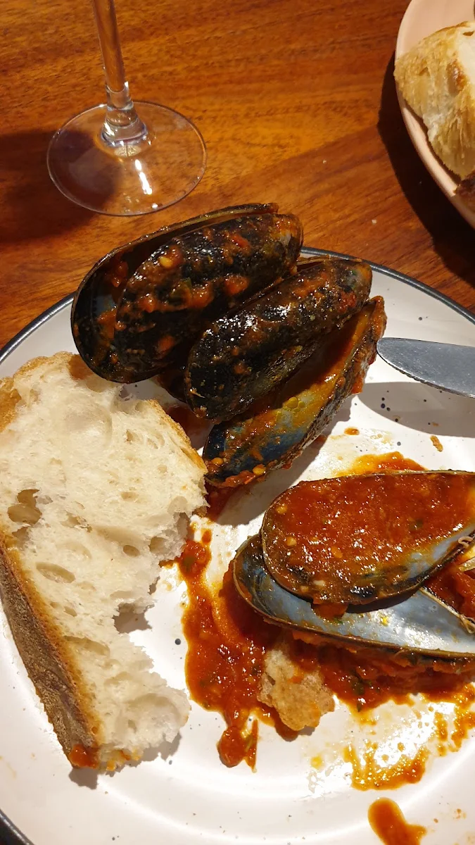 Muscles, Clancy's Fish Pub Canning Bridge