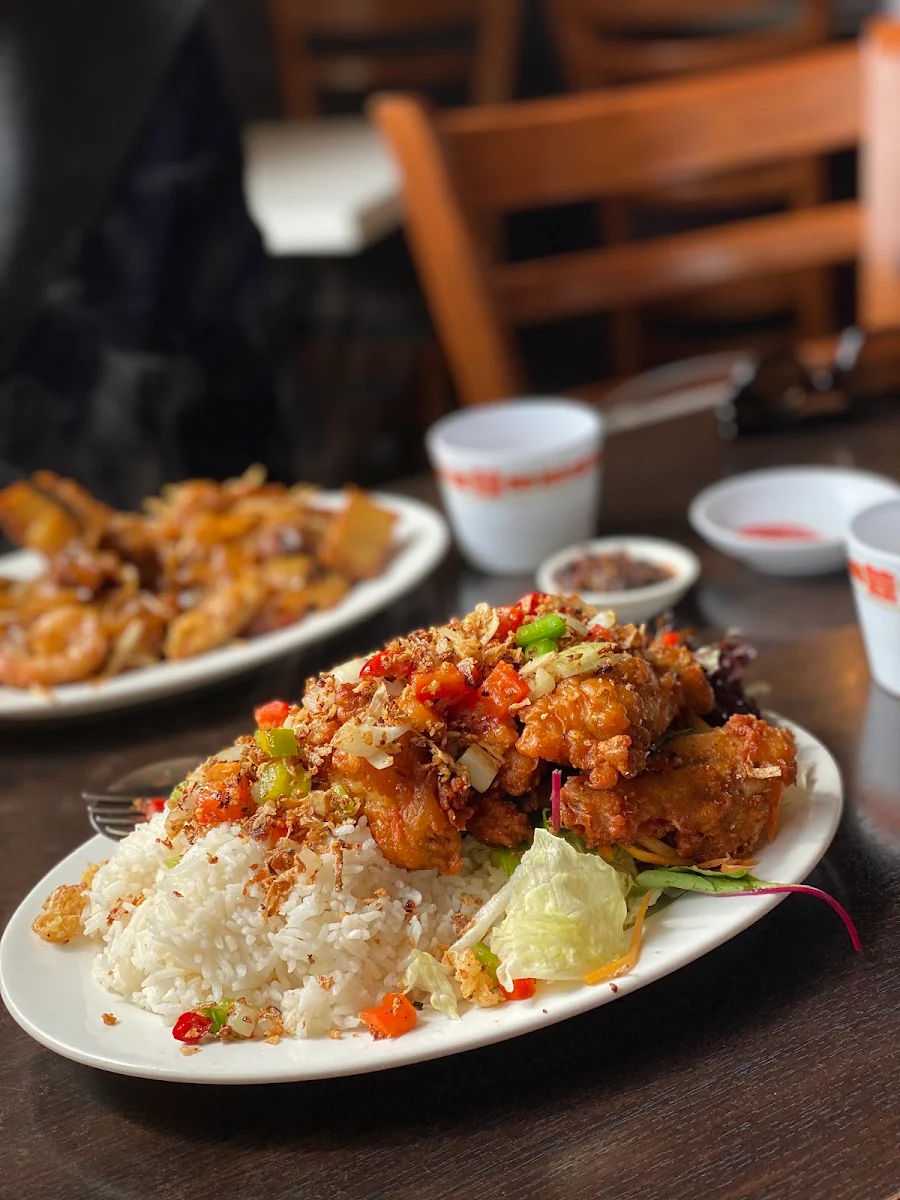 Spicy Salt & Pepper Chicken Ribs Rice