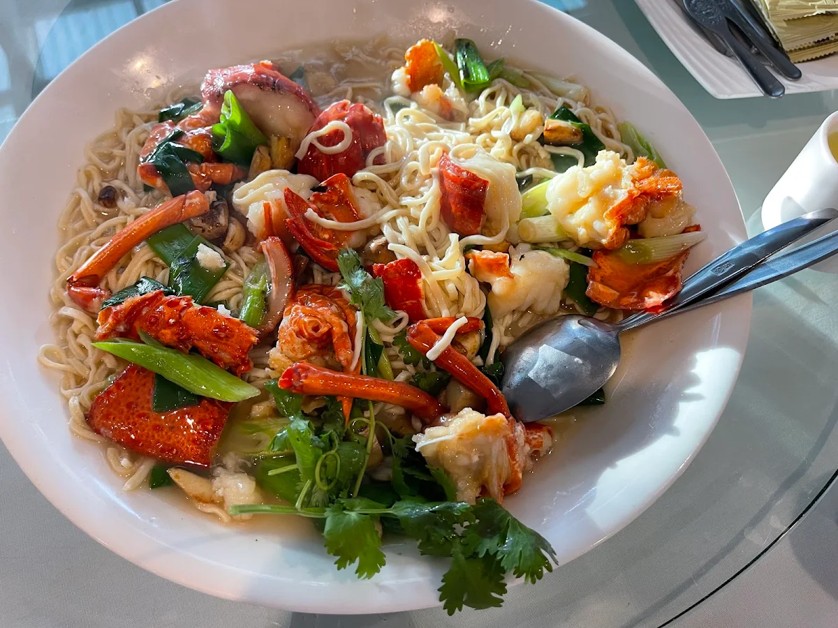 Seafood Combination Fried Noodles