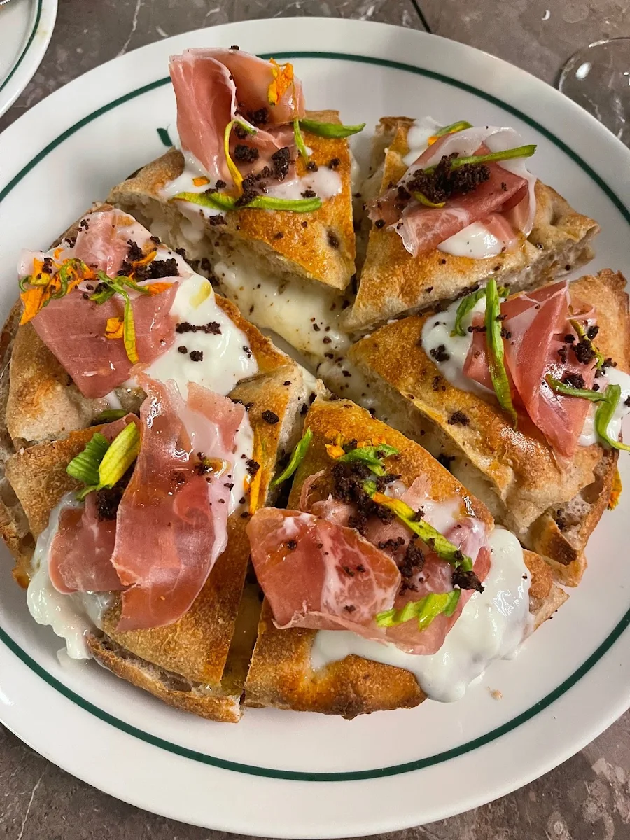 Highlights, Regina La Pizzeria