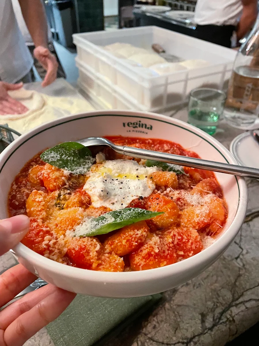 Highlights, Regina La Pizzeria