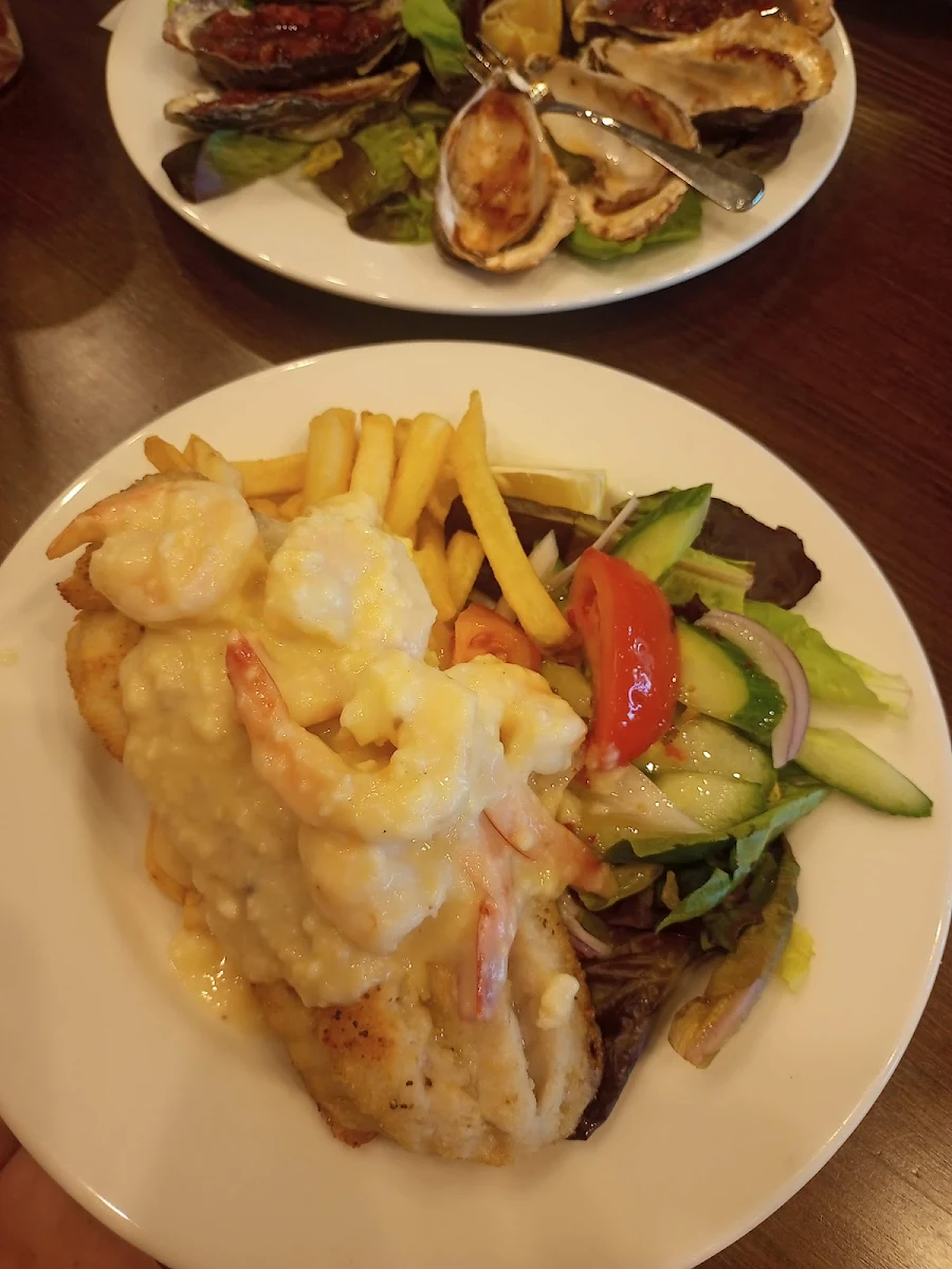 Barra & Prawns, Harvey Road Tavern