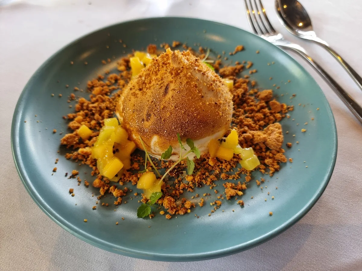 Passion Fruit Pavlova