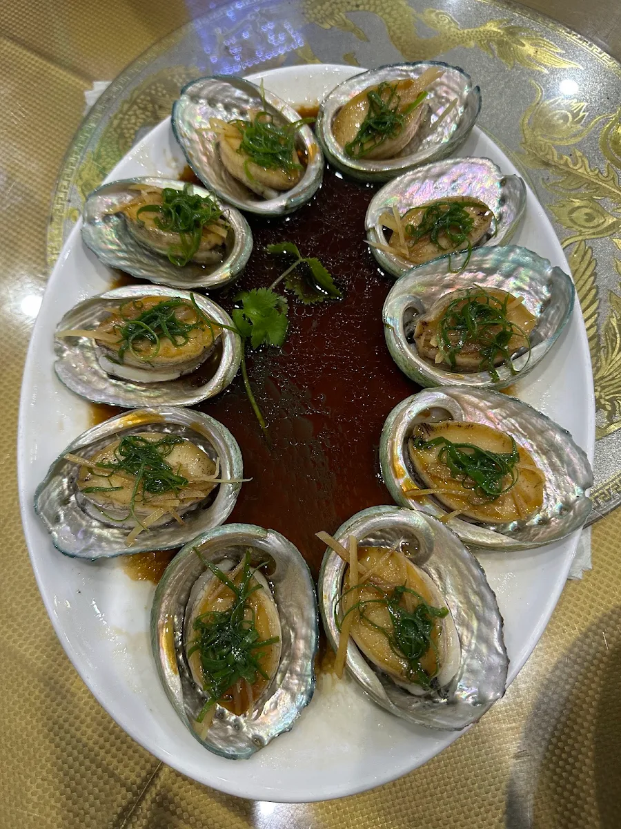 Steamed Abalone, MUI NE Seafood Restaurant