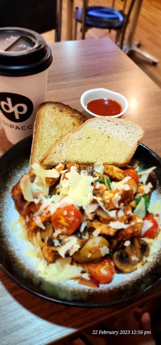 Spicy Chicken and Mushroom Fettuccine
