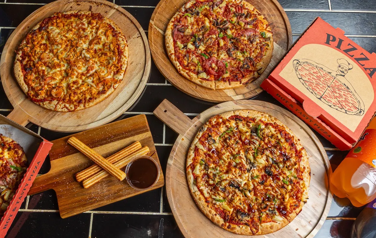 Highlights, Karrara Pizza