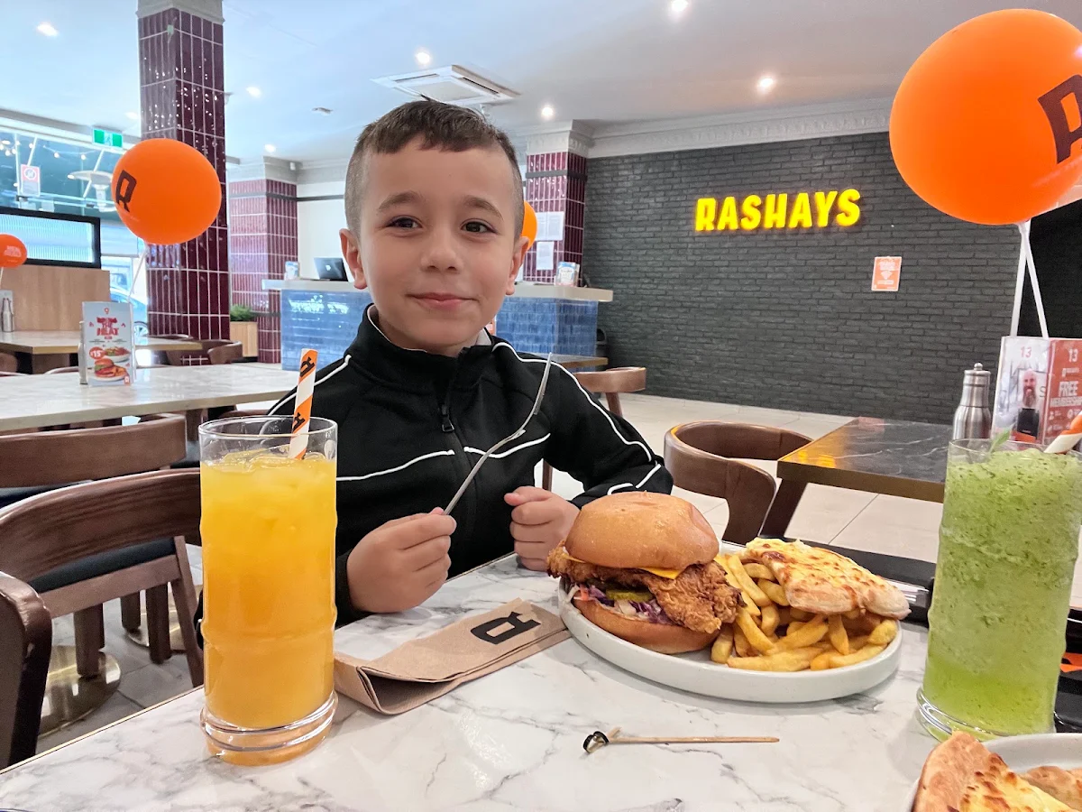 Chips Hamburger, RASHAYS - Wagga Wagga