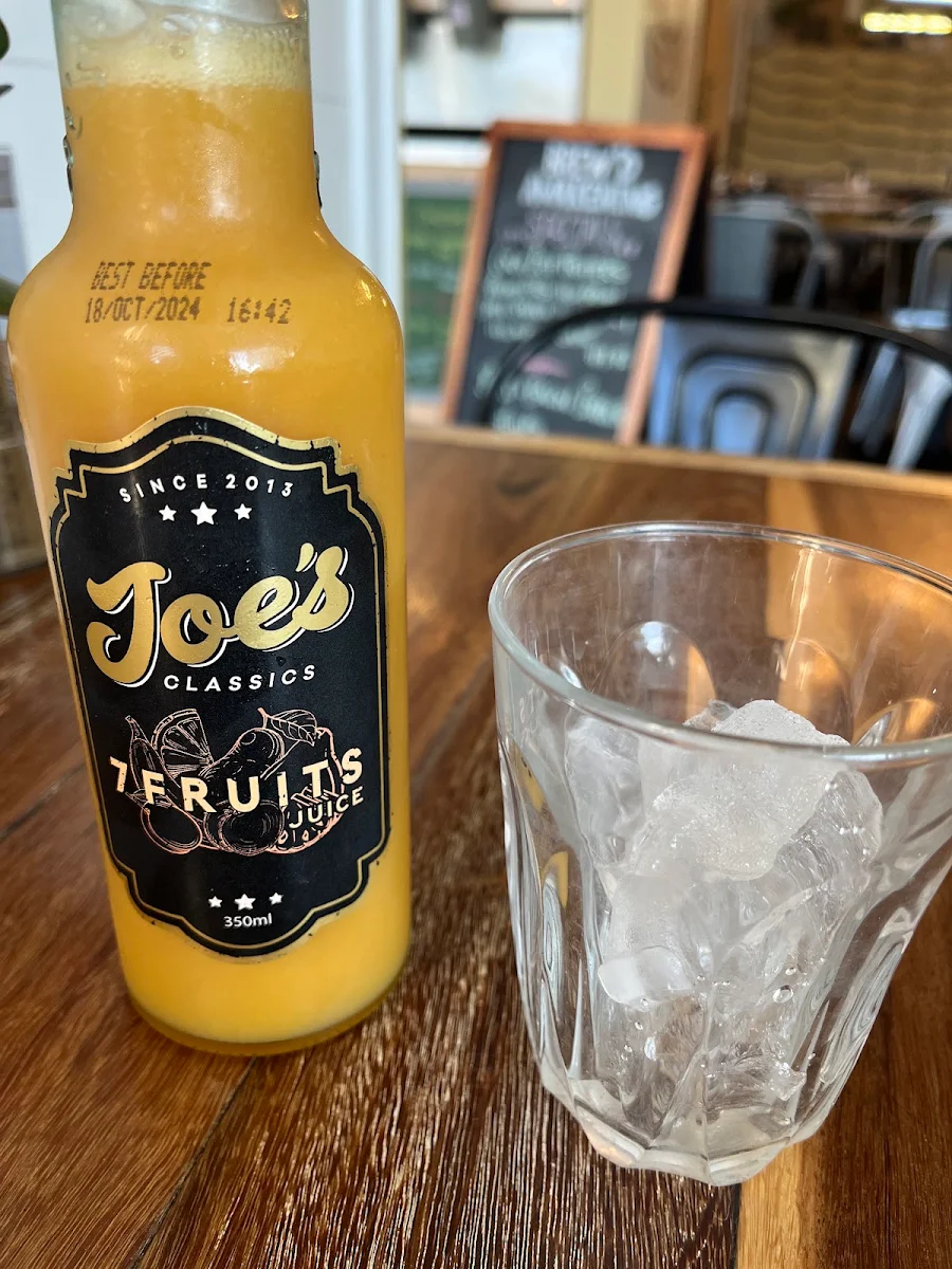 Juice, Brew'd Awakening Cafe