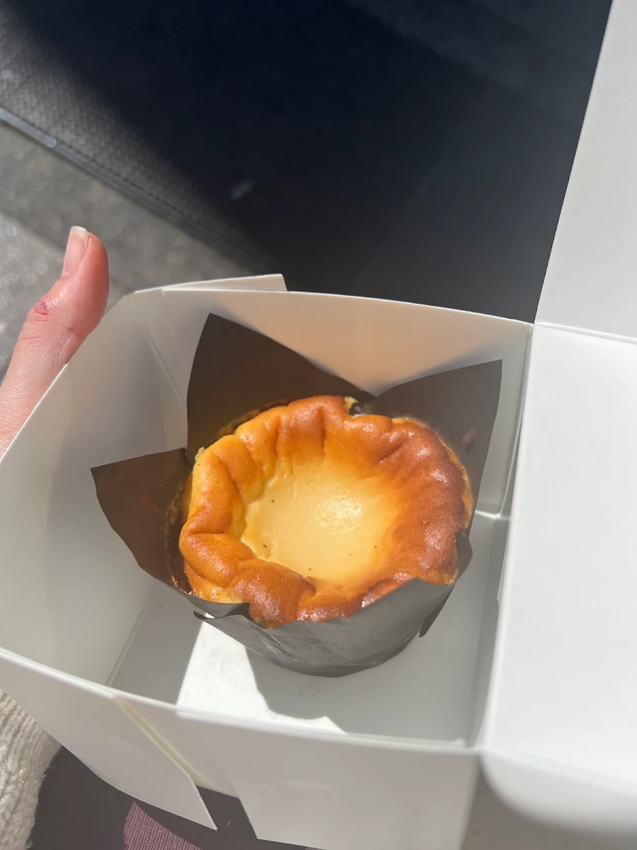 Mini Basque Cheesecake, Locantro Bakery