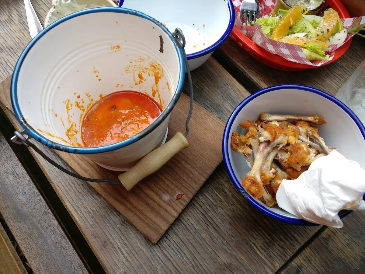 Fried Chicken Wings with Hot Sauce and Ranch