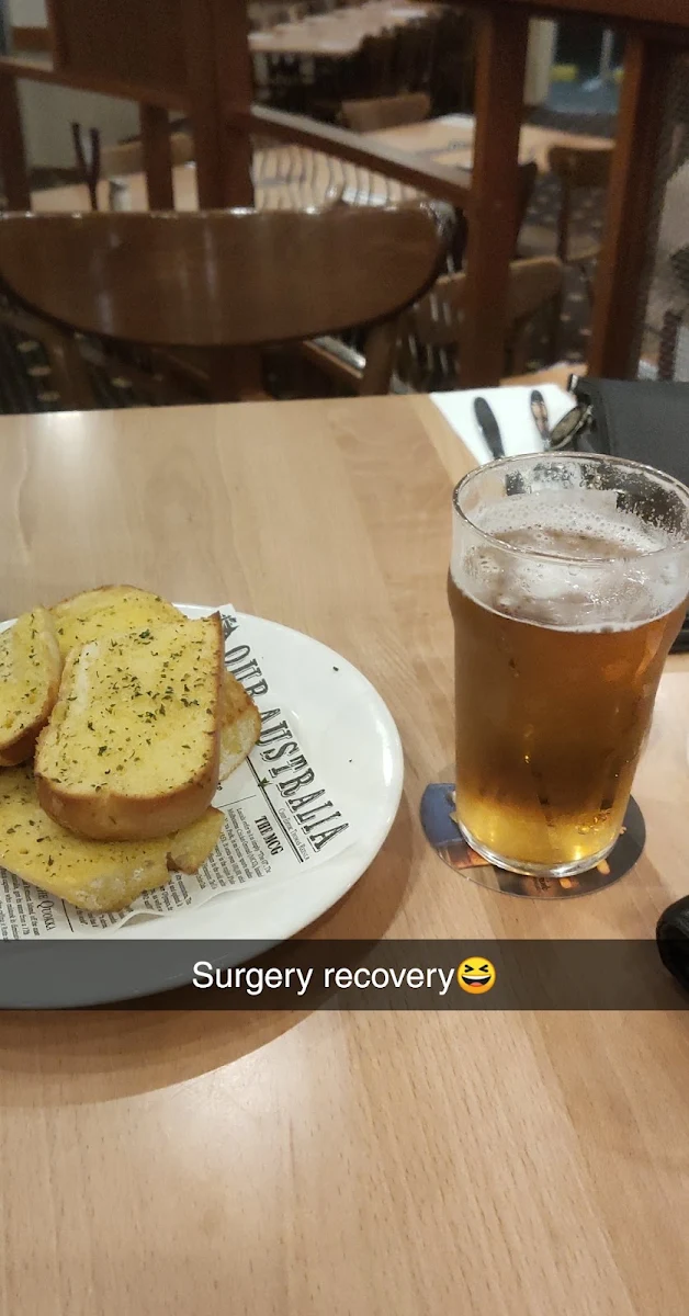 Garlic Bread, Yamanto Tavern