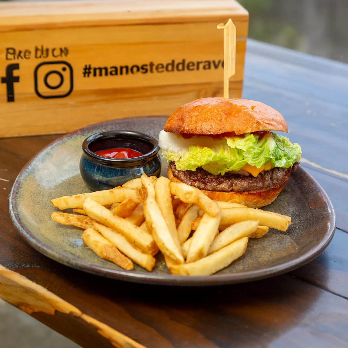 Highlights, Mano's Tedder Avenue