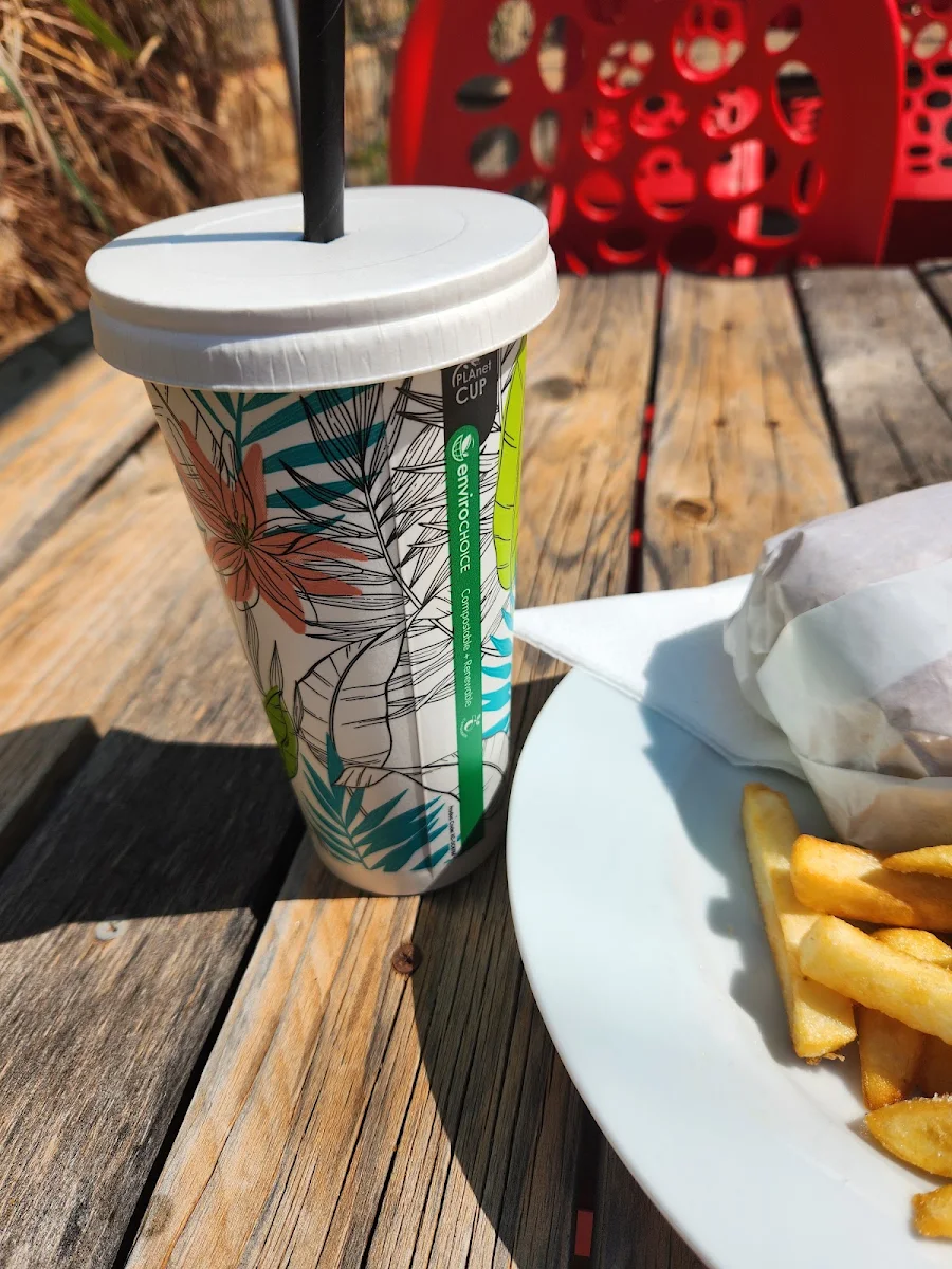 Highlights, Dine-a-Mite Cafe