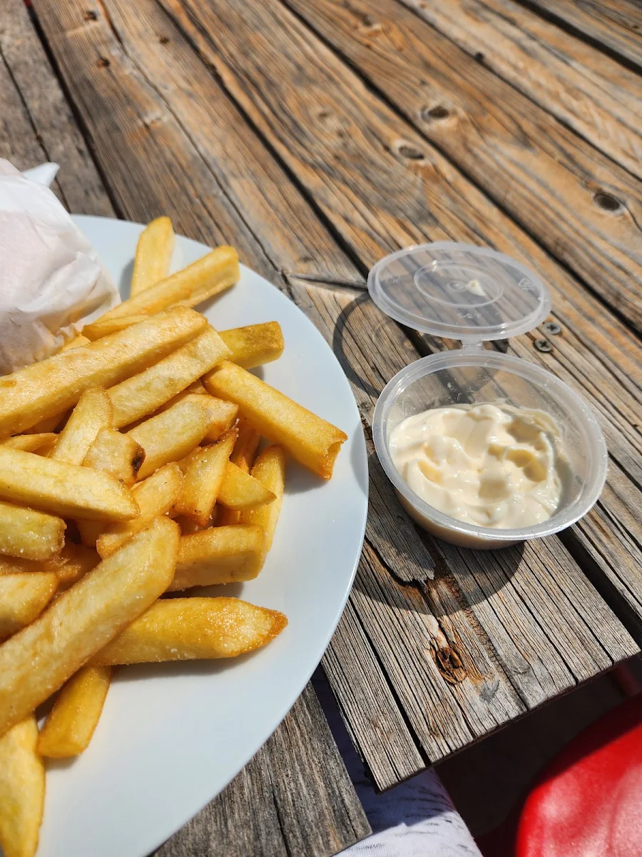 Highlights, Dine-a-Mite Cafe