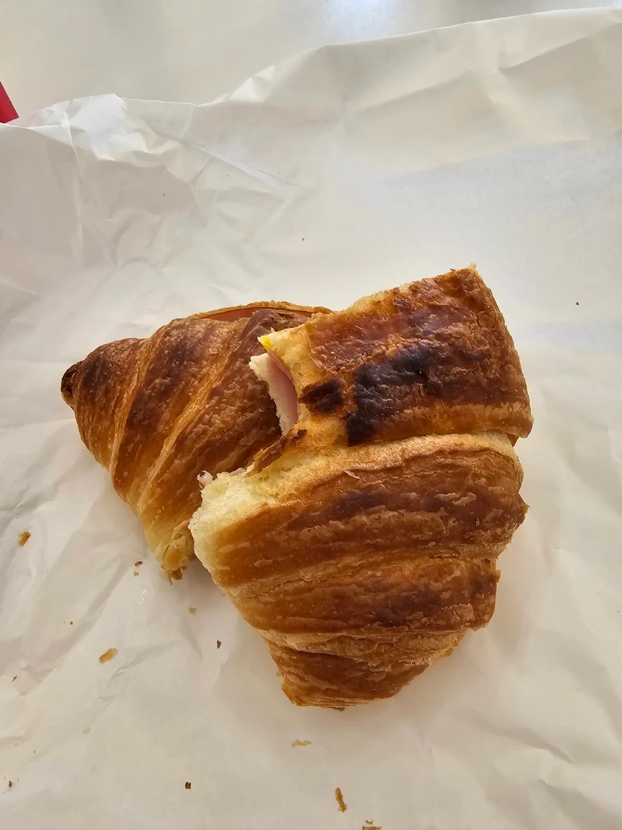 Highlights, Dine-a-Mite Cafe