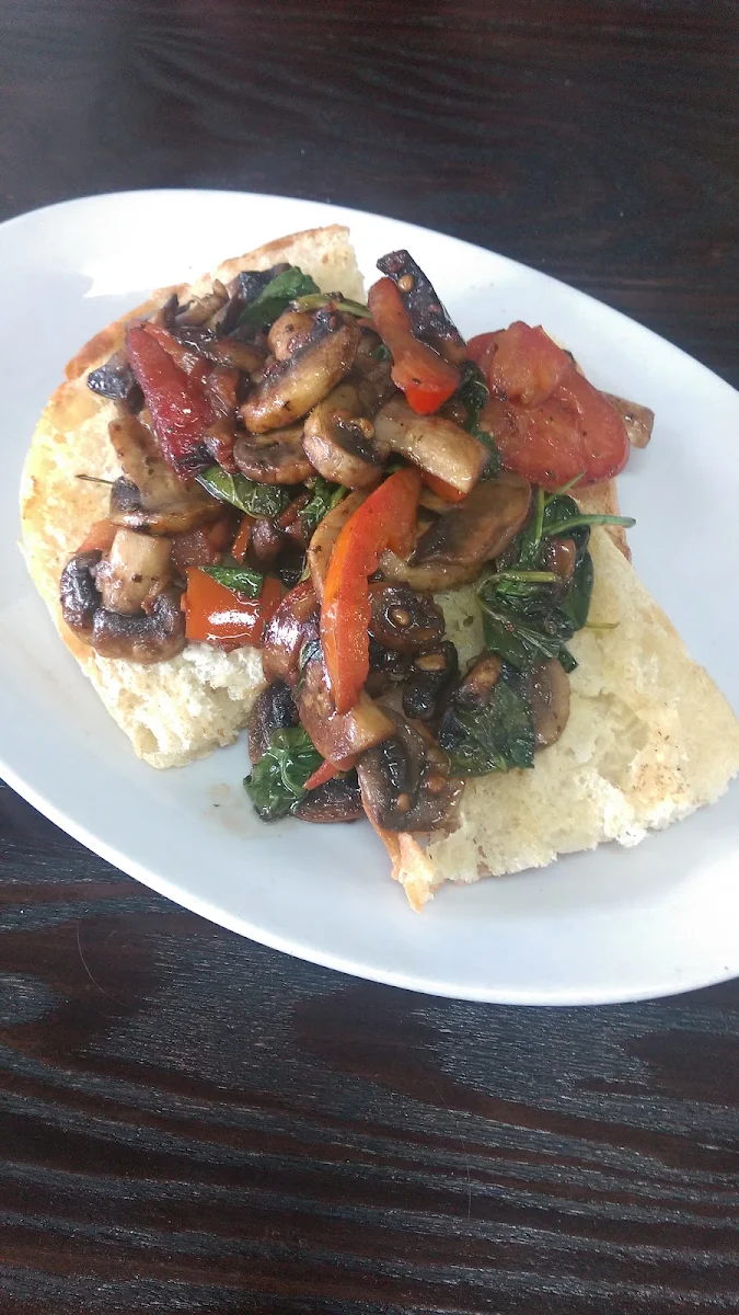 Highlights, Grand Boulevard Cafe