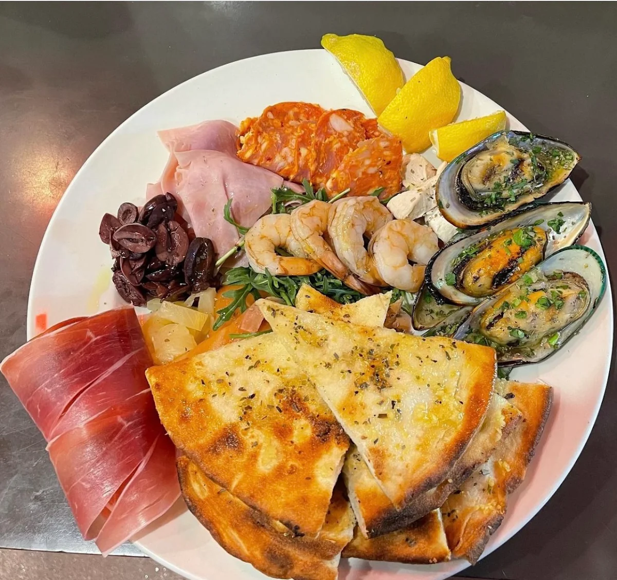 Highlights, Saporito Restaurant