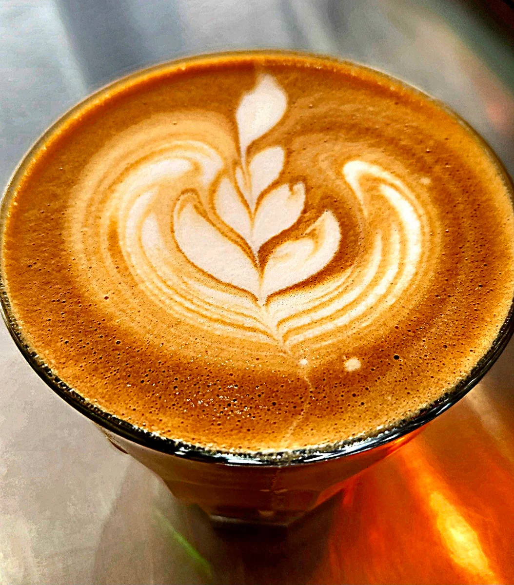 Highlights, Cafe Colores