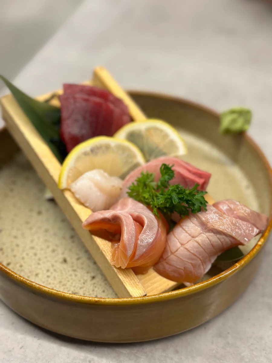 Mixed Sashimi, Machi