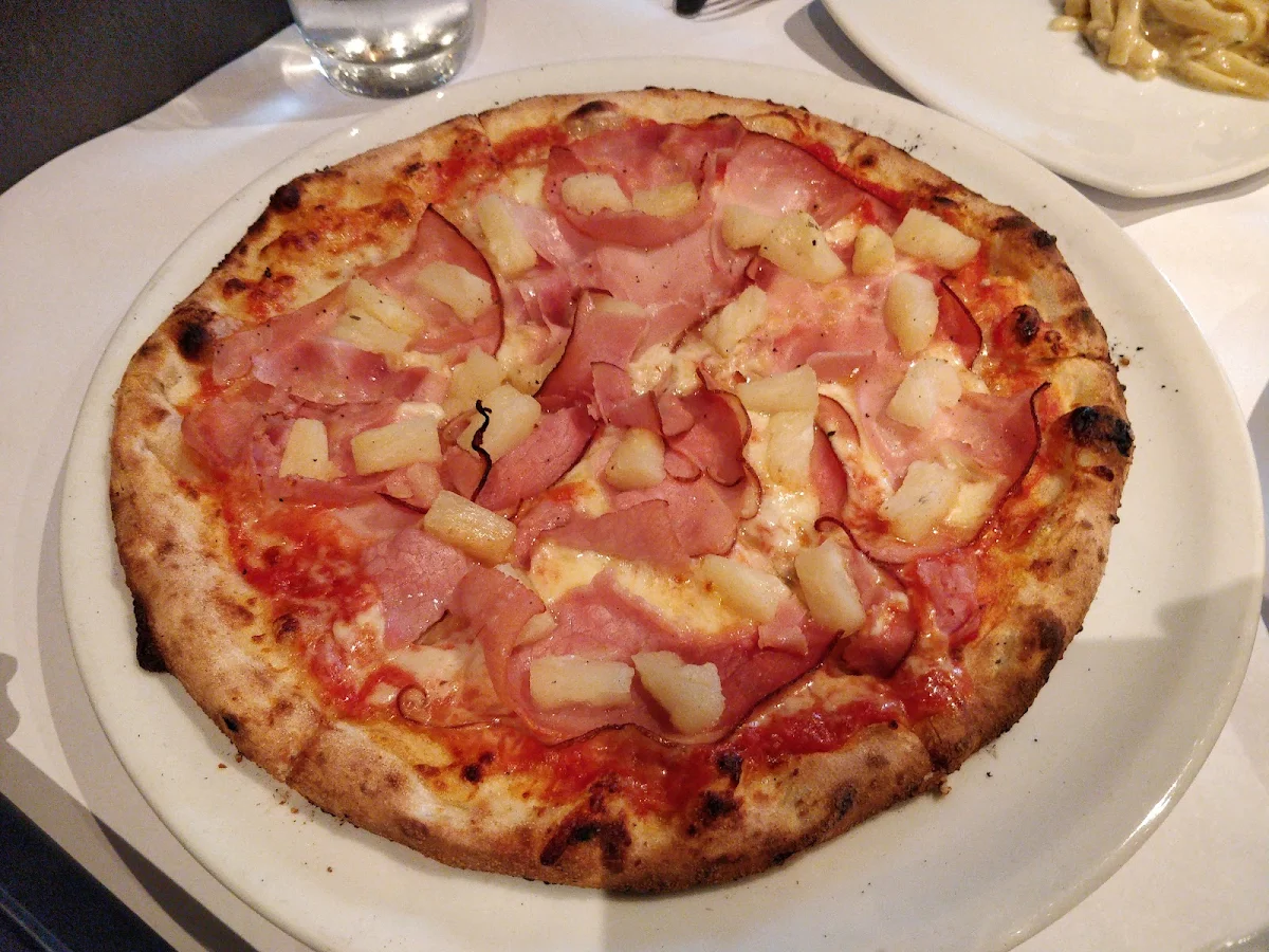 Hawaiian Pizza
