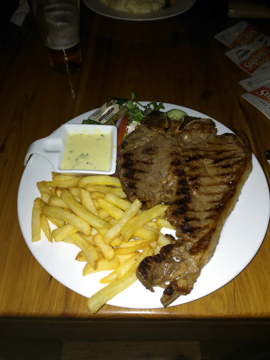 Highlights, Victory Hotel