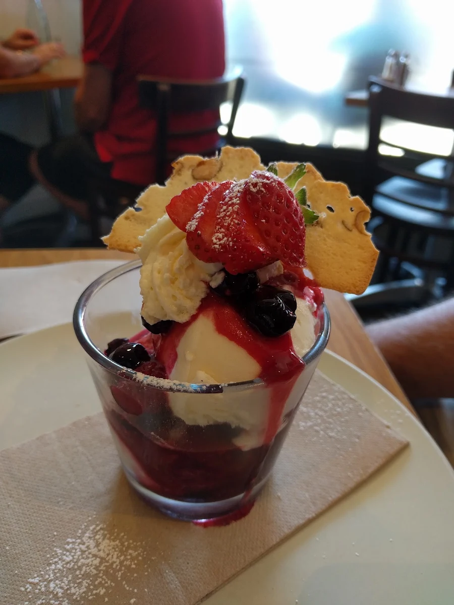 Mixed Berry Sundae