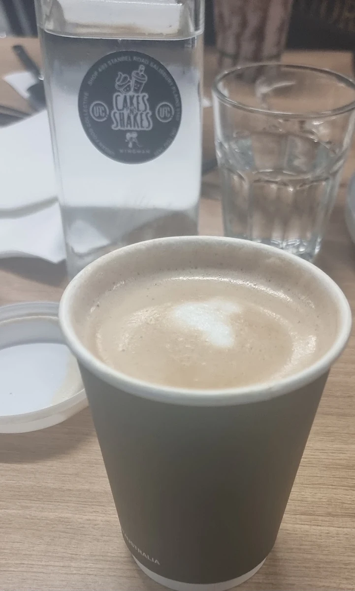 Flat White, Cakes N Shakes