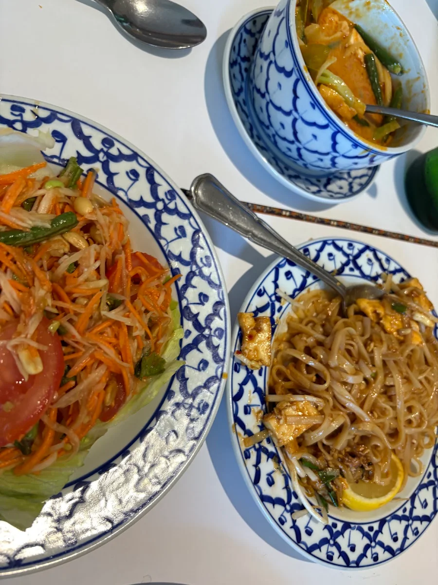 Highlights, Manee Siam Thai Restaurant