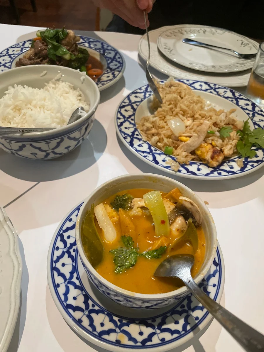 Highlights, Manee Siam Thai Restaurant