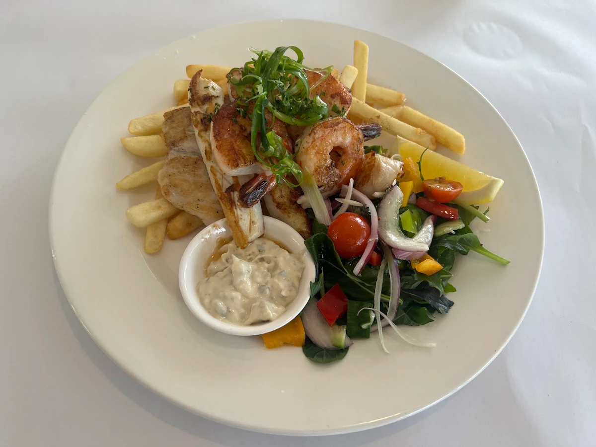 Highlights, Pelican Shores Café and Marina
