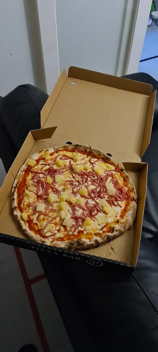 Hawaiian Pizza
