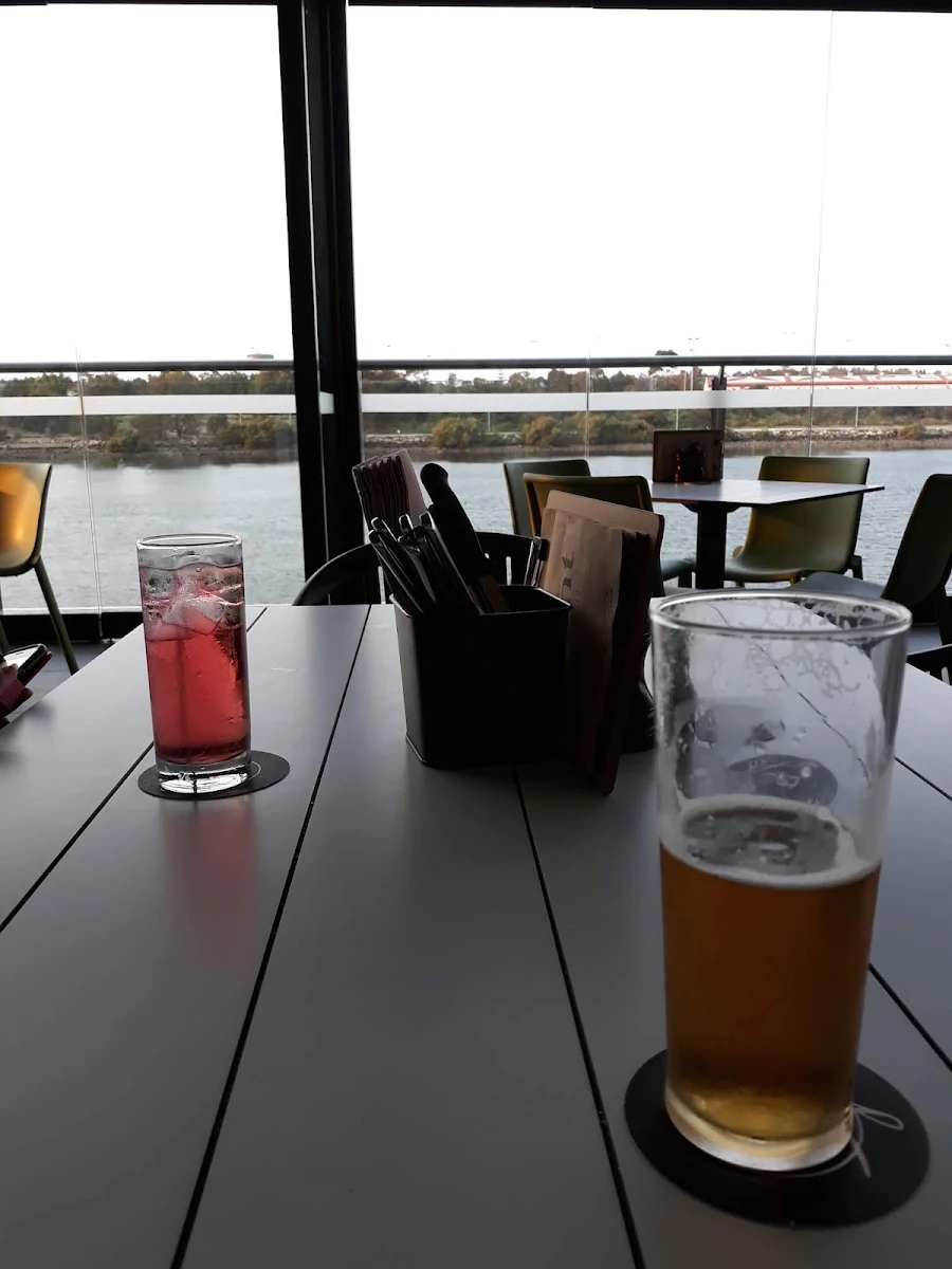 Beer, Rowers On Cooks River