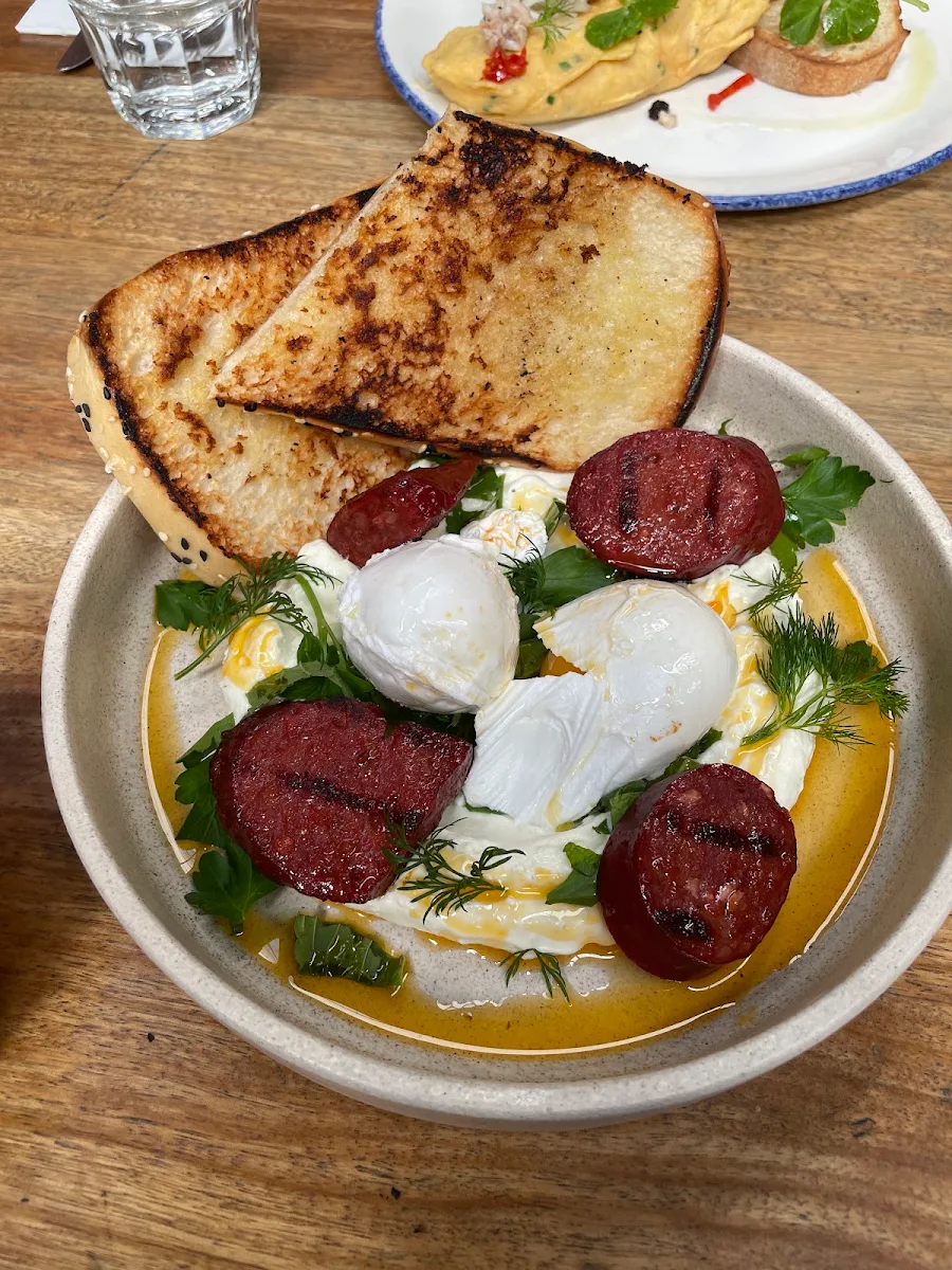 Aleppo Eggs, Hobba