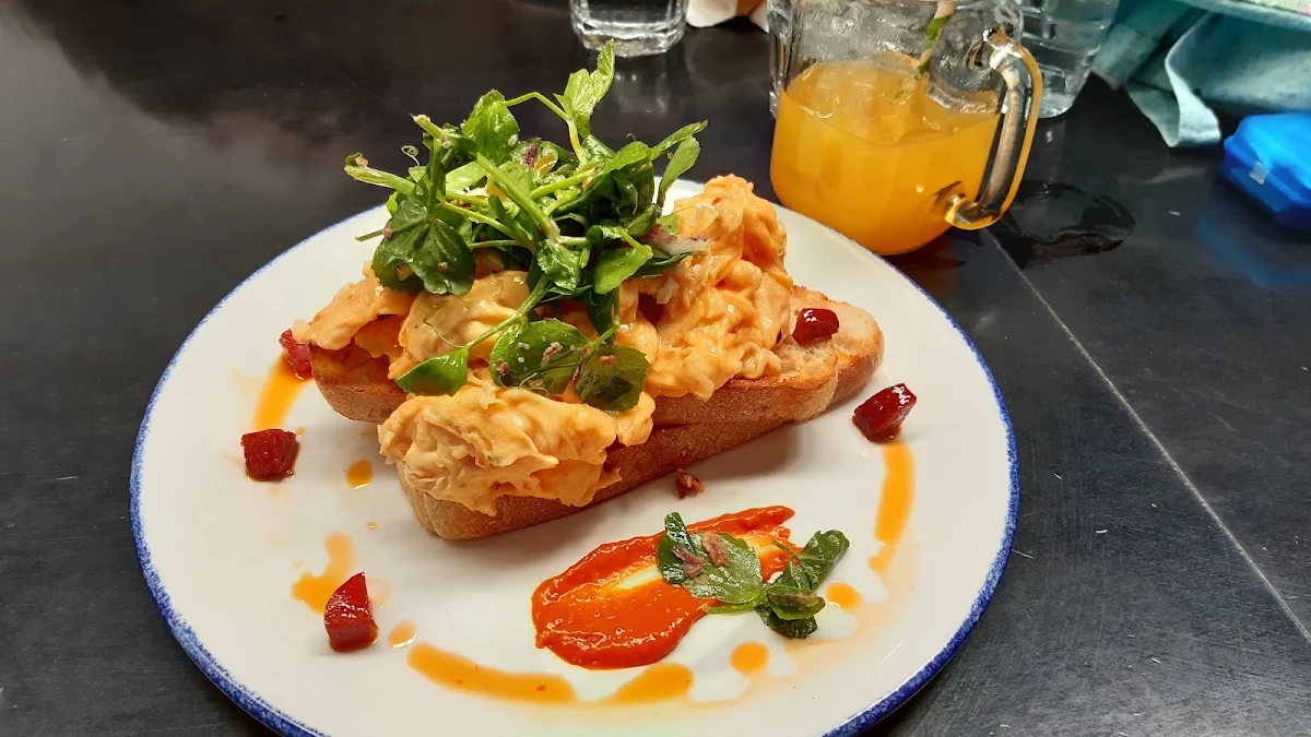 Chilli Scrambled, Hobba
