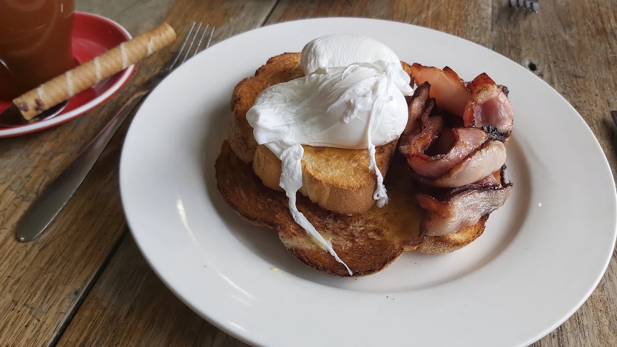Bacon and Eggs, Tin Shed Cafe