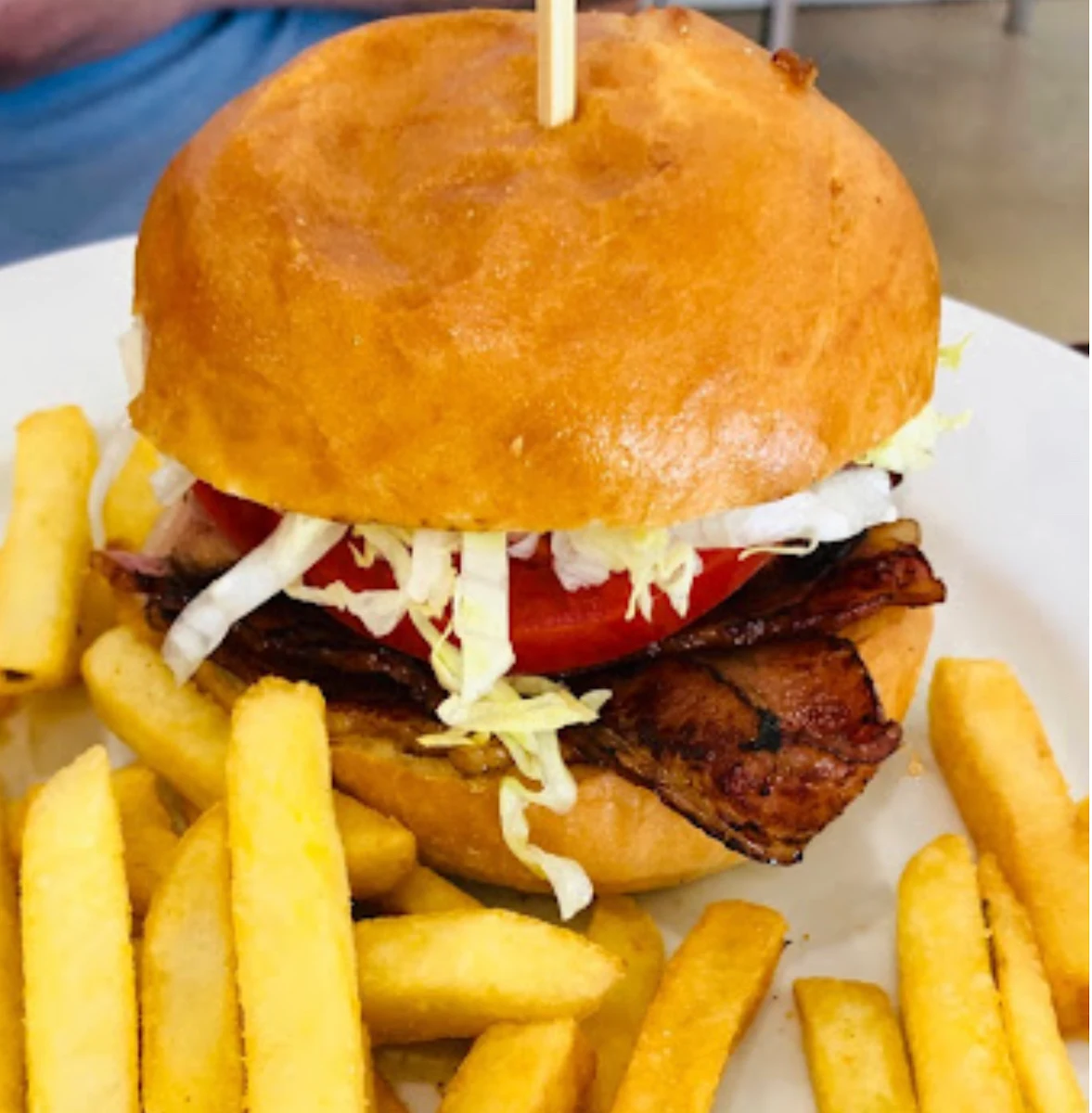 blt Burger, Tin Shed Cafe