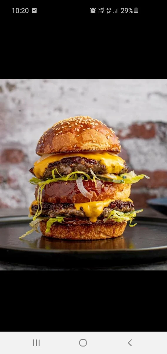 Double Bacon Cheeseburger, Chow Haus