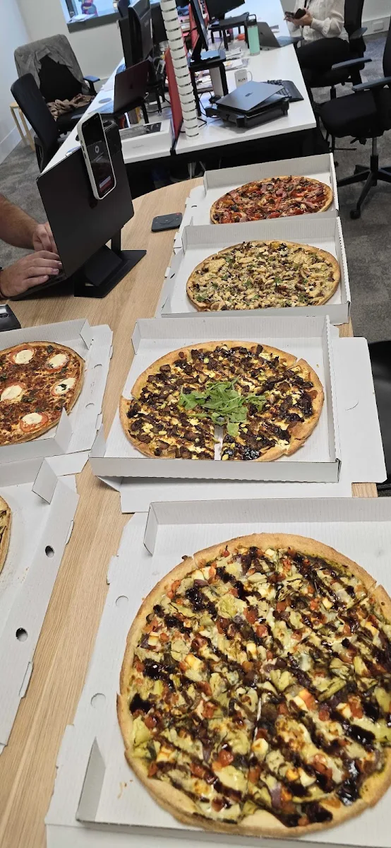 Highlights, Stones Pizza