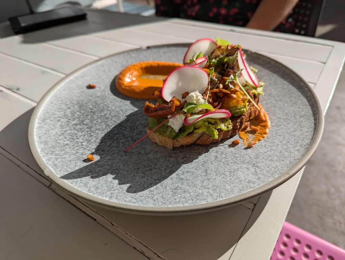 Smashed Avocado, Little Oink