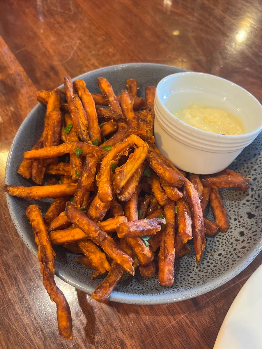Sweet Potato Fries w Aioli