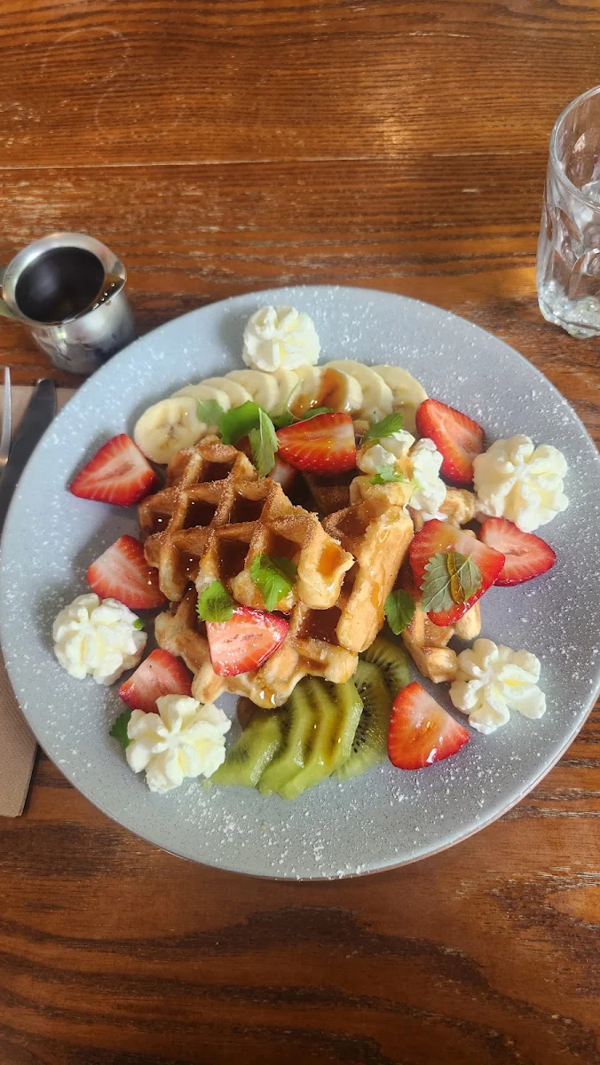 Highlights, Doc Brown Cafe