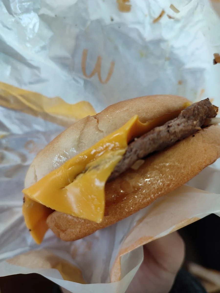 Cheeseburger, McDonald's Victoria Park