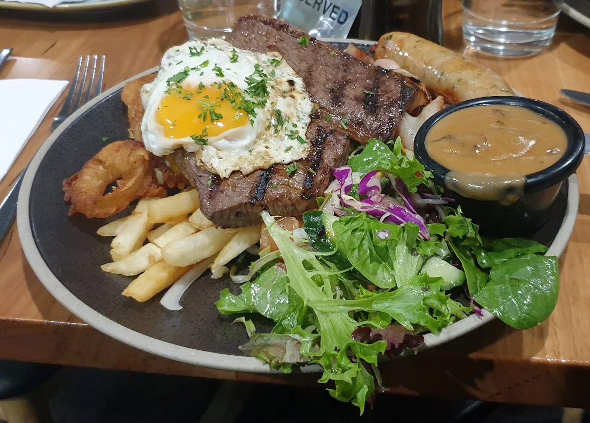 Mixed Grill with Mushroom Sauce