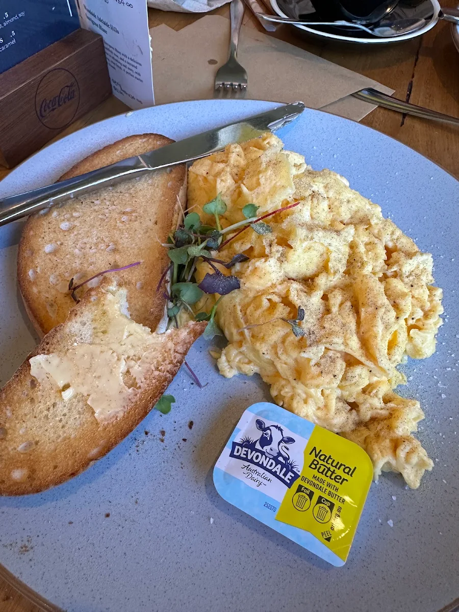 Scrambled Egg with Sourdough Toast
